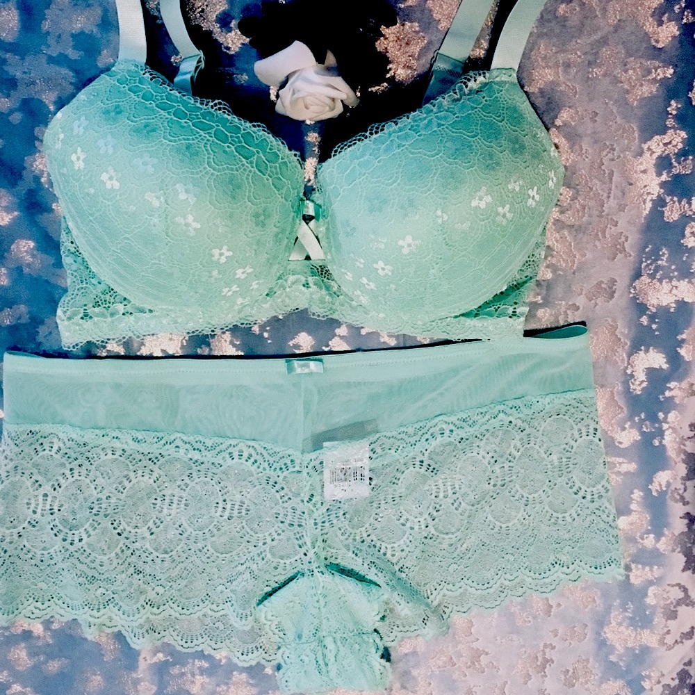 Plus Size Bra Set - Size 44C/3X